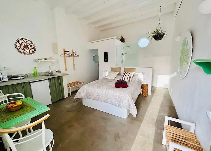 Casa Kira Camarote, Macher