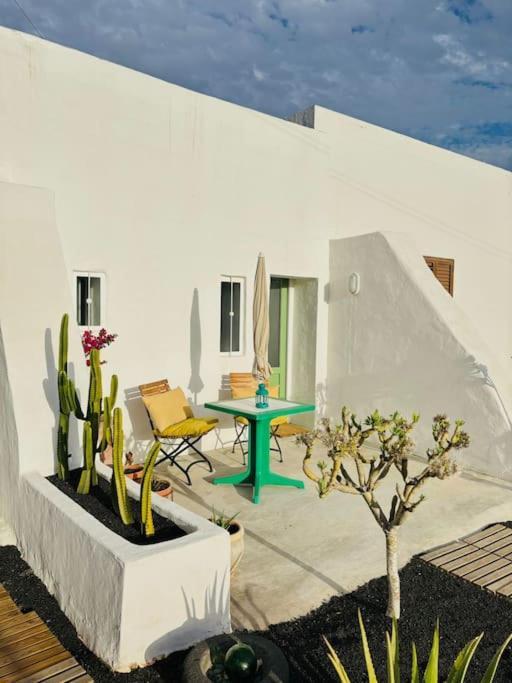 Casa Kira Camarote, Macher Tias